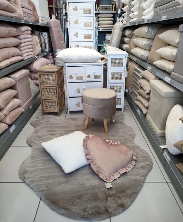 Tappeto ecopelliccia forma coniglio 120*150CM - immagine 5